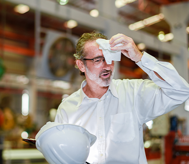 How to maintain cleanliness and safety in production halls during high temperatures